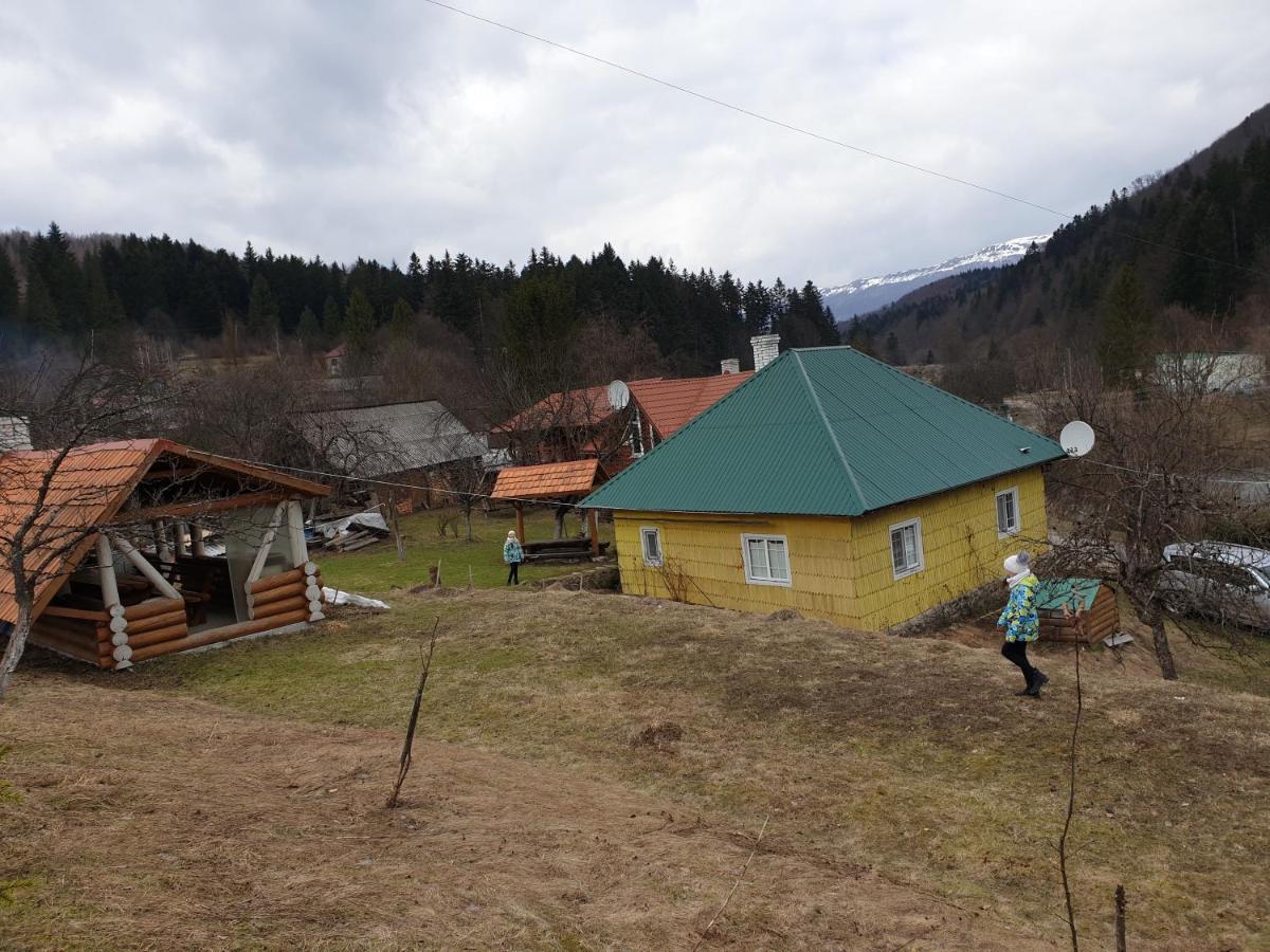 Садиба Під Гострою Zhdeniievo Esterno foto